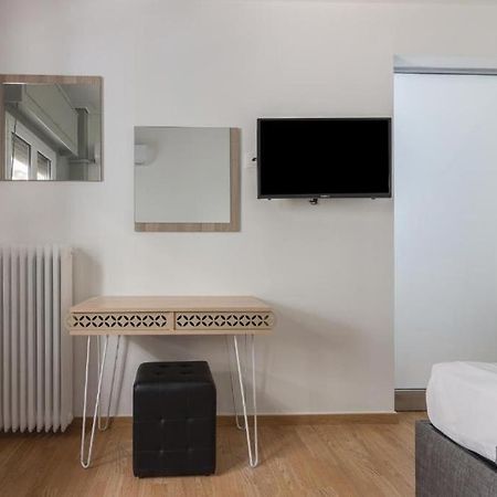 אתונה Fully Renovated 1 Bedroom Condo מראה חיצוני תמונה