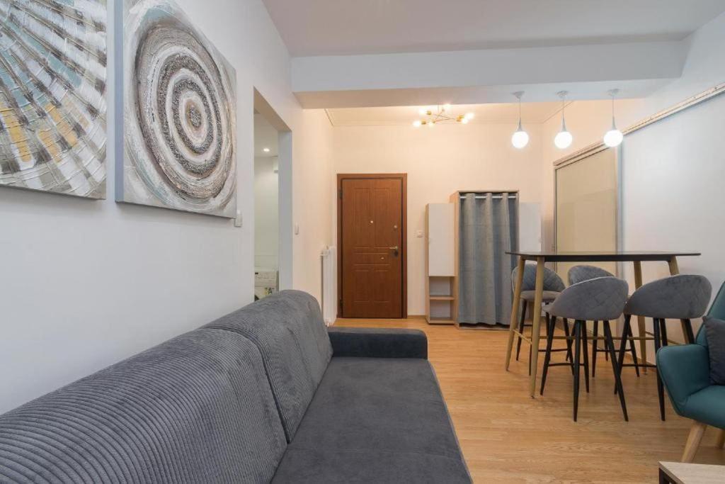 אתונה Fully Renovated 1 Bedroom Condo מראה חיצוני תמונה