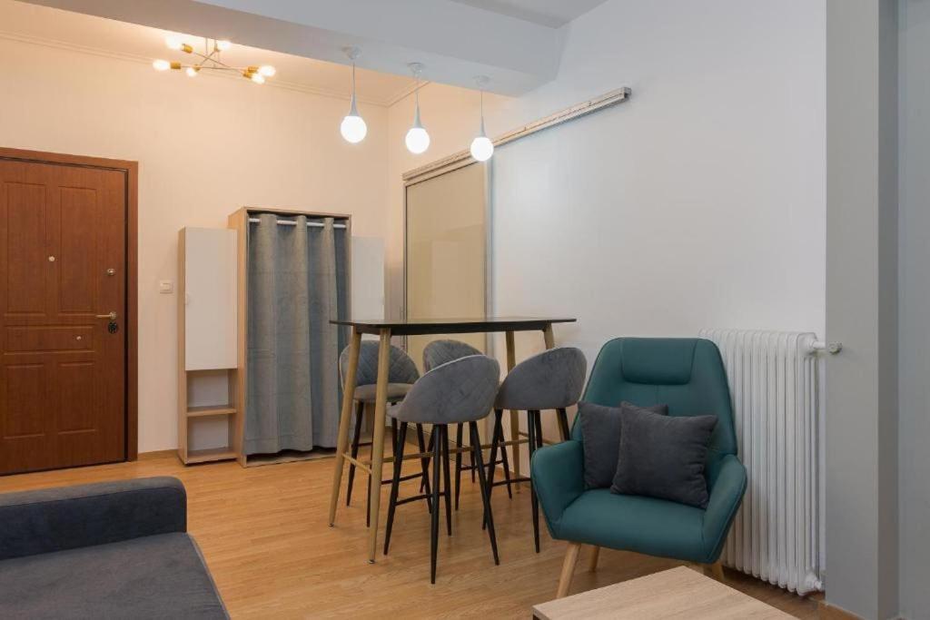 אתונה Fully Renovated 1 Bedroom Condo מראה חיצוני תמונה
